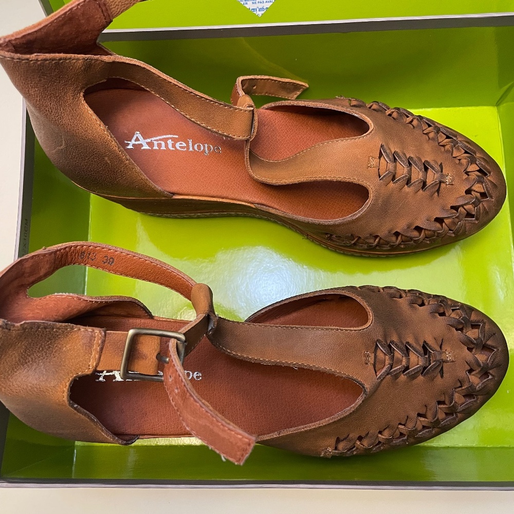 Antelope leather wedge